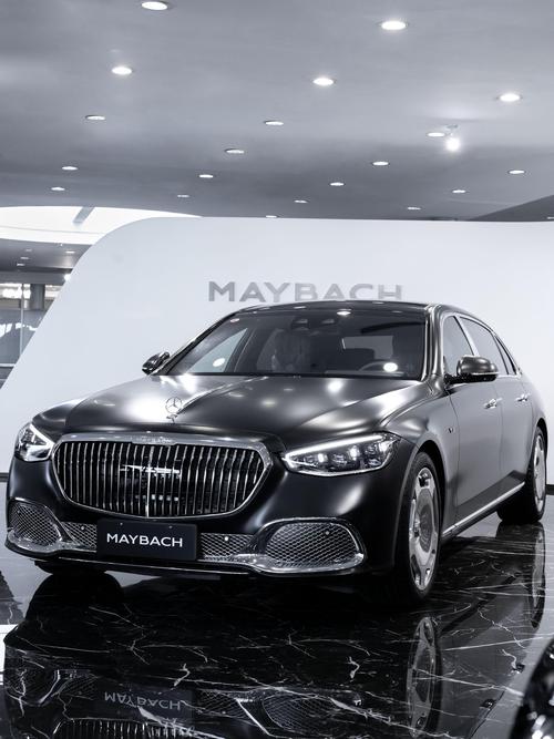 成都17岚图汽车的售后服务让用户无忧出行，迈巴赫未来的豪华车趋势