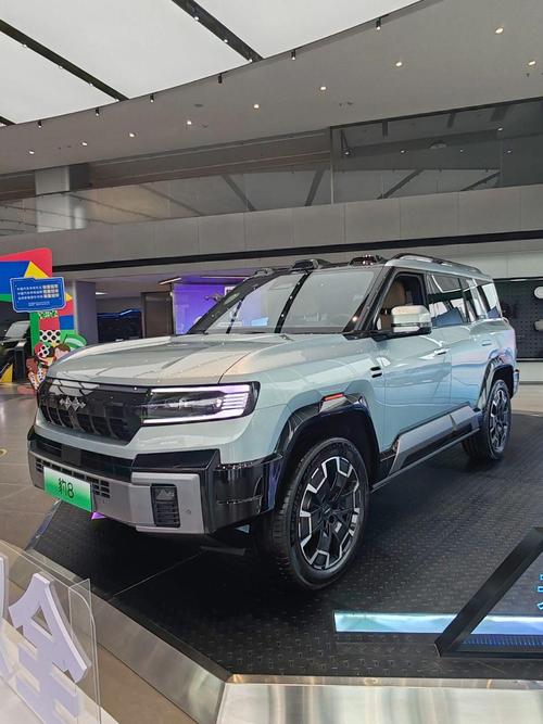 成都17比亚迪方程豹硬派越野的爆款，英菲尼迪35周年与你共成长